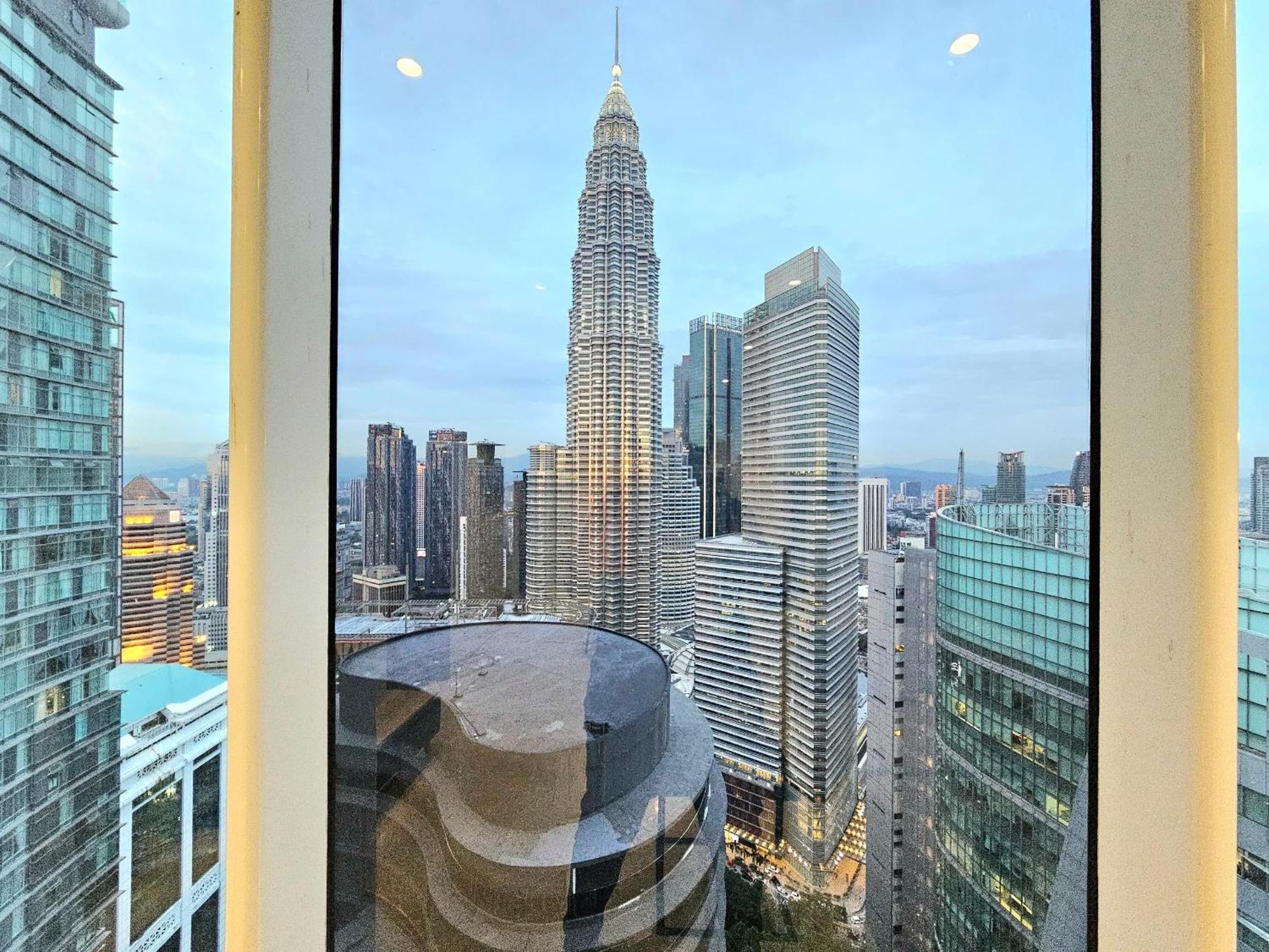 Sky Suites Klcc By Ali Куала-Лумпур Екстер'єр фото